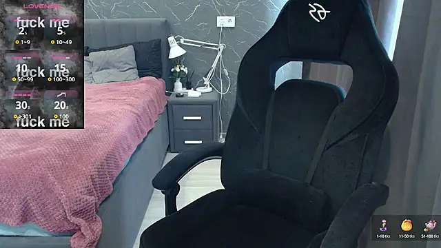 Snapshot of Alice_Weiss chatting on 10/09/25, 09:40 Alice Weiss online show from 10/09/25, 09:40