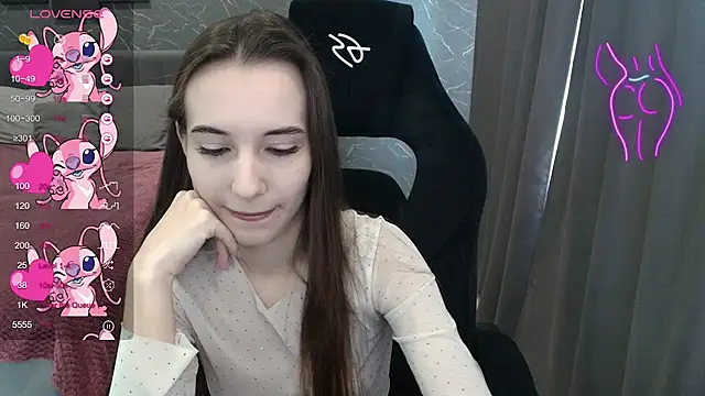 Snapshot of Alice_Weiss chatting on 10/14/25, 08:04 Alice Weiss online show from 10/14/25, 08:04