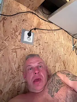 JakubW79 online show from 03/19/25, 04:02