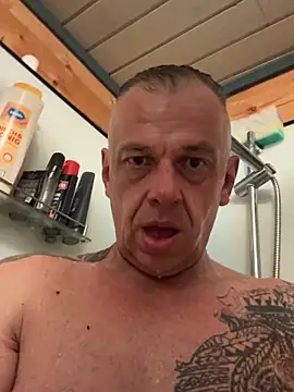 JakubW79 online show from 10/18/25, 03:31