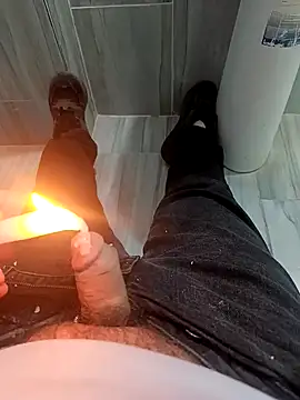 Snapshot of Can08778 chatting on 12/03/25, 12:07 Can08778 online show from 12/03/25, 12:07