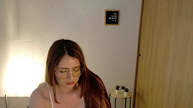 Snapshot of Rachel_t_ chatting on 10/15/25, 09:15 Rachel t online show from 10/15/25, 09:15