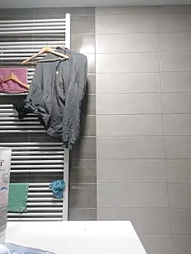 Snapshot of Macanxxx chatting on 12/20/24, 04:25 Macanxxx online show from 12/20/24, 04:25