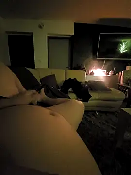 Snapshot of Macanxxx chatting on 12/21/24, 03:47 Macanxxx online show from 12/21/24, 03:47