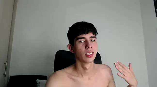 Snapshot of Andy_hot19 chatting on 01/19/25, 11:53 Andy hot19 online show from 01/19/25, 11:53