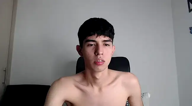 Snapshot of Andy_hot19 chatting on 01/21/25, 12:36 Andy hot19 online show from 01/21/25, 12:36