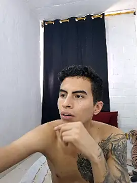 Snapshot of Velk_hot chatting on 12/10/24, 06:28 Velk hot online show from 12/10/24, 06:28