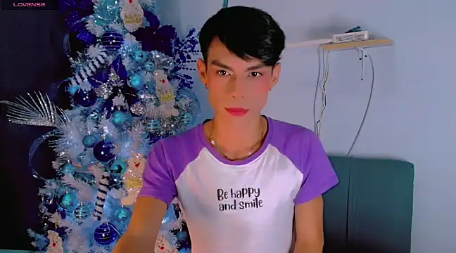 Snapshot of femboykeene chatting on 12/04/24, 07:39 femboykeene online show from 12/04/24, 07:39