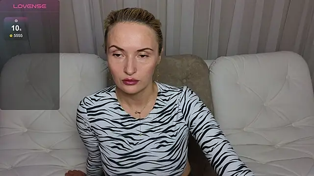 Snapshot of AlisssaRose chatting on 12/05/24, 04:12 AlisssaRose online show from 12/05/24, 04:12
