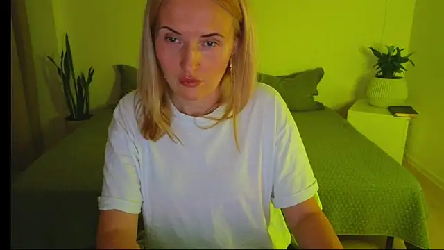 Snapshot of AlisssaRose chatting on 03/18/25, 11:31 AlisssaRose online show from 03/18/25, 11:31