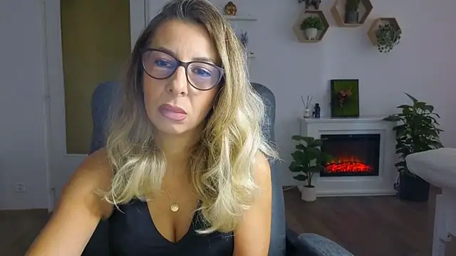 SukyGirl online show from 10/20/25, 07:31