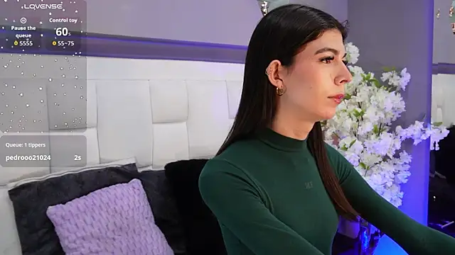 CuteAri online show from 10/31/25, 08:43