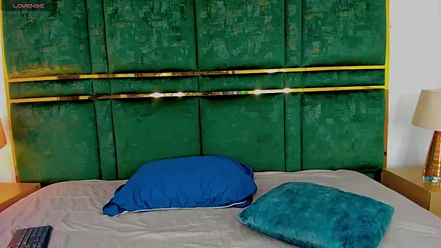 Latrellx7 online show from 01/23/25, 03:32