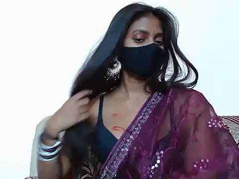 Snapshot of miss_sona27 chatting on 12/22/24, 10:28 miss sona27 online show from 12/22/24, 10:28