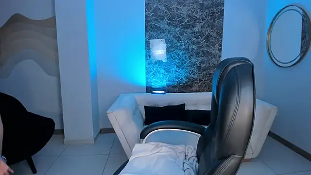 CarlaSmithX online show from 11/04/25, 08:30