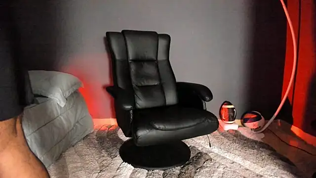 Snapshot of Brock_hurn1 chatting on 03/08/25, 01:28 Brock hurn1 online show from 03/08/25, 01:28