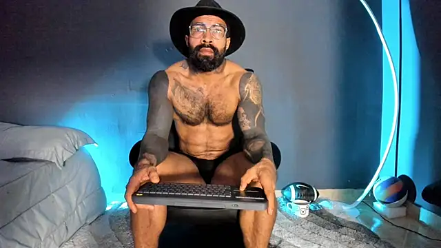 Snapshot of Brock_hurn1 chatting on 03/12/25, 02:45 Brock hurn1 online show from 03/12/25, 02:45