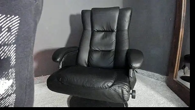 Snapshot of Brock_hurn1 chatting on 09/12/25, 02:11 Brock hurn1 online show from 09/12/25, 02:11