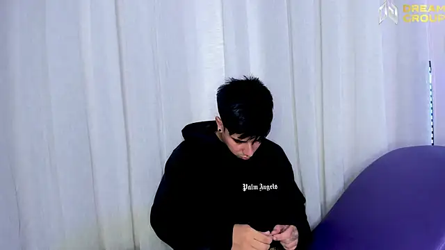 Snapshot of Yourslust_ chatting on 10/27/25, 08:13 Yourslust online show from 10/27/25, 08:13