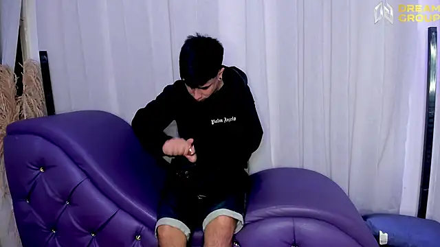 Snapshot of Yourslust_ chatting on 10/30/25, 02:07 Yourslust online show from 10/30/25, 02:07