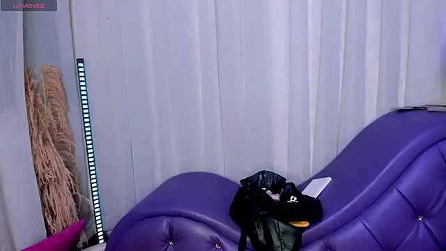 Snapshot of Yourslust_ chatting on 11/10/25, 07:57 Yourslust online show from 11/10/25, 07:57