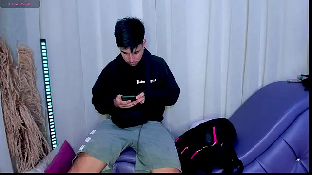 Snapshot of Yourslust_ chatting on 11/17/25, 07:41 Yourslust online show from 11/17/25, 07:41