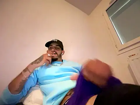 Rebeu313 online show from 10/21/25, 09:32