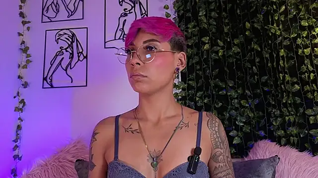 MiaMorgan  online show from 11/05/25, 01:44