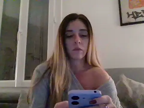 MissBella131 online show from 12/09/24, 08:23