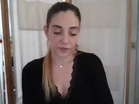 MissBella131 online show from 12/20/24, 02:27