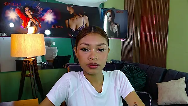 Snapshot of Perla_prg chatting on 03/04/25, 12:12 Perla prg online show from 03/04/25, 12:12