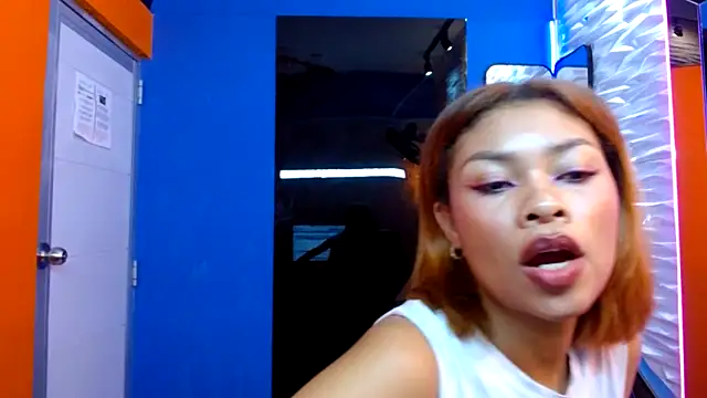 Snapshot of Perla_prg chatting on 03/08/25, 05:54 Perla prg online show from 03/08/25, 05:54