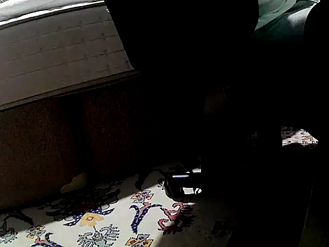 Snapshot of O_Black123 chatting on 10/26/25, 04:02 O Black123 online show from 10/26/25, 04:02