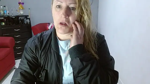 Snapshot of emperabigbootybigass chatting on 01/17/25, 12:10 emperabigbootybigass online show from 01/17/25, 12:10