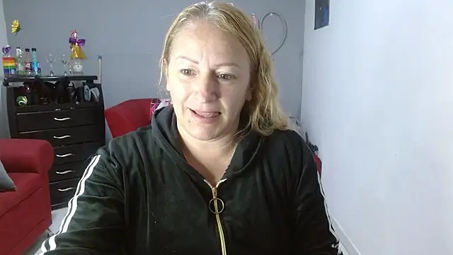 Snapshot of emperabigbootybigass chatting on 01/18/25, 12:15 emperabigbootybigass online show from 01/18/25, 12:15