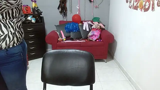 Snapshot of emperabigbootybigass chatting on 02/27/25, 03:37 emperabigbootybigass online show from 02/27/25, 03:37