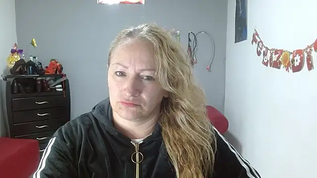 Snapshot of emperabigbootybigass chatting on 03/11/25, 12:17 emperabigbootybigass online show from 03/11/25, 12:17