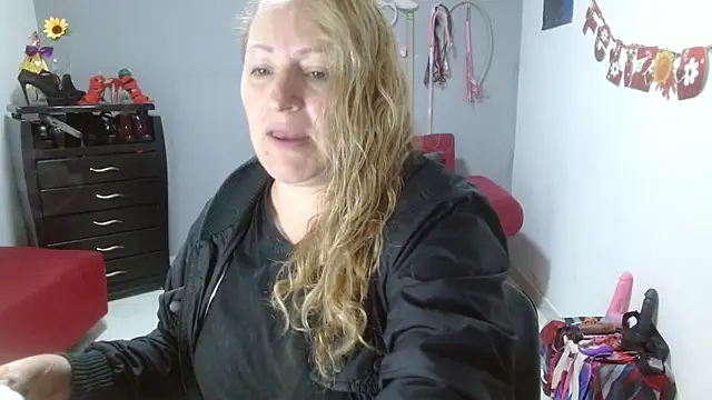 Snapshot of emperabigbootybigass chatting on 03/12/25, 12:15 emperabigbootybigass online show from 03/12/25, 12:15