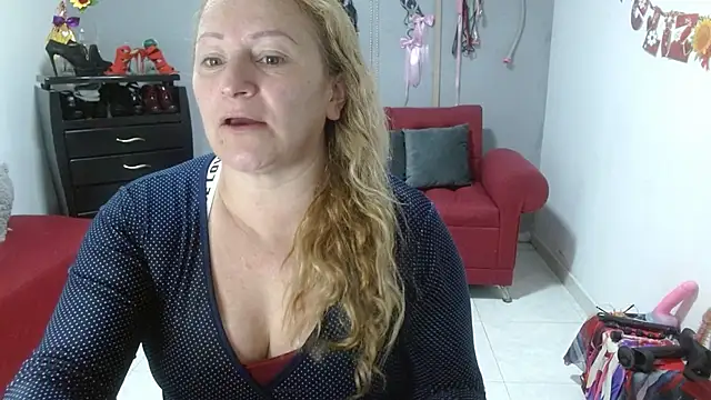 Snapshot of emperabigbootybigass chatting on 03/13/25, 12:35 emperabigbootybigass online show from 03/13/25, 12:35