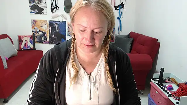 emperabigbootybigass online show from 10/21/25, 12:17