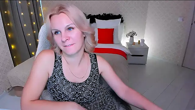 Louisa Bay online show from 12/30/24, 11:04