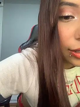 Emily Clark1 online show from 12/22/24, 09:55