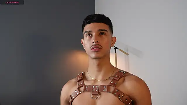 Snapshot of Busterspinter chatting on 10/16/25, 04:30 Busterspinter online show from 10/16/25, 04:30