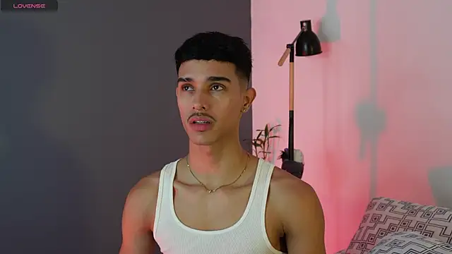 Snapshot of Busterspinter chatting on 10/18/25, 06:08 Busterspinter online show from 10/18/25, 06:08