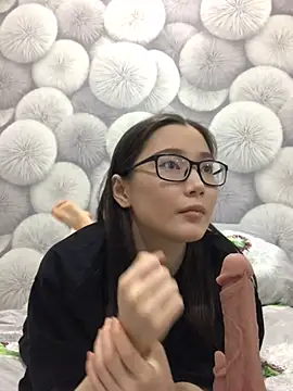 Snapshot of Milka23 chatting on 02/21/25, 03:10 Milka23 online show from 02/21/25, 03:10
