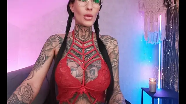 Snapshot of MeganWitch chatting on 01/24/25, 06:14 MeganWitch online show from 01/24/25, 06:14