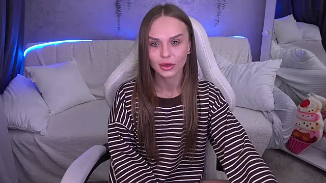 KiraGrayy online show from 11/15/25, 01:51