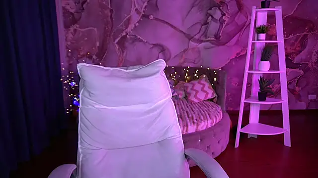 Snapshot of EmilySunshineS chatting on 11/06/25, 09:05 EmilySunshineS online show from 11/06/25, 09:05