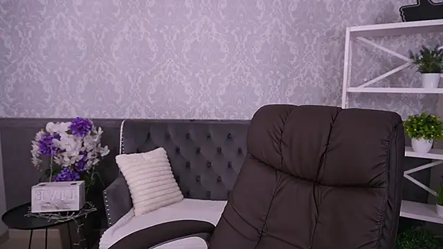 Snapshot of EmilySunshineS chatting on 11/22/25, 07:40 EmilySunshineS online show from 11/22/25, 07:40