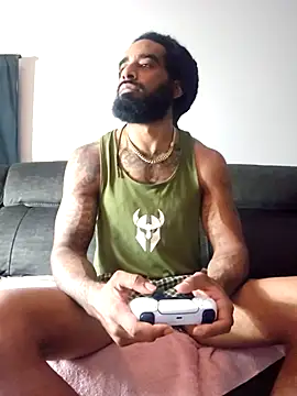 Snapshot of FragrantWind5 chatting on 11/24/25, 12:43 FragrantWind5 online show from 11/24/25, 12:43